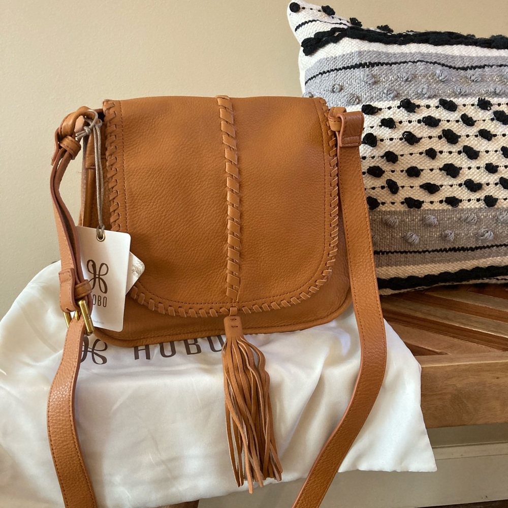 🌻NWT HOBO Brio Crossbody🌻